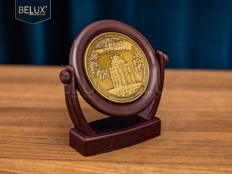 Mặt đĩa xoay Tháp Rùa bằng đồng